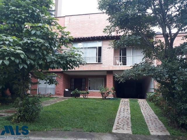 AMPLIOS ESPACIOS, DOBLE ALTURA, MUY ILUMINADA sabaneta - la doctora