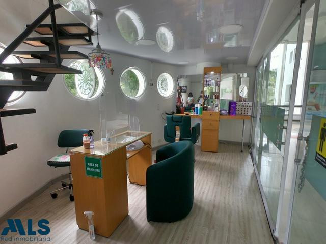 Local En Centro comercial medellin - estadio