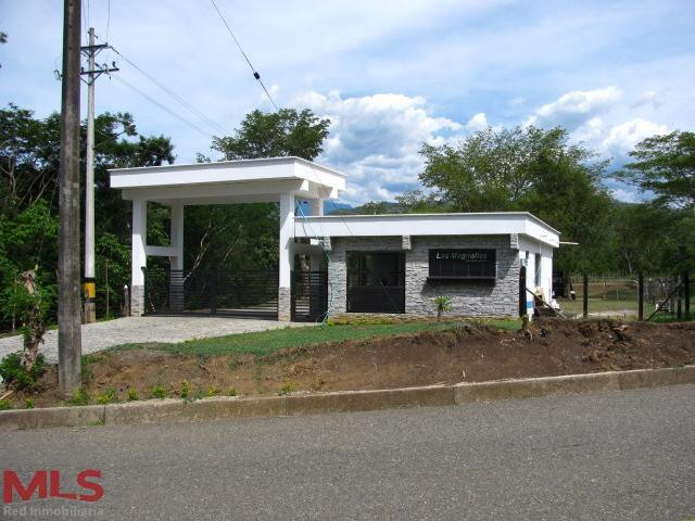 Vende lote Santa Fe de Antioquia en Parcelación santa-fe-de-antioquia - rural