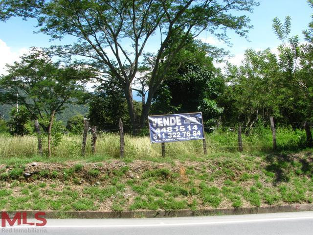 Vende lote Santa Fe de Antioquia en Parcelación santa-fe-de-antioquia - rural