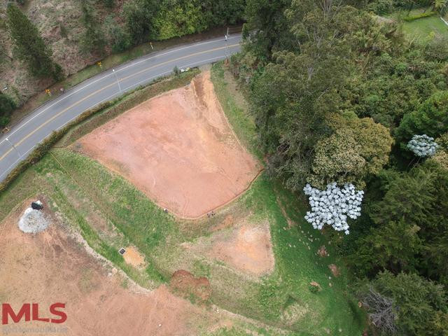 Lote para desarrollo residencial o comercial rionegro - aeropuerto