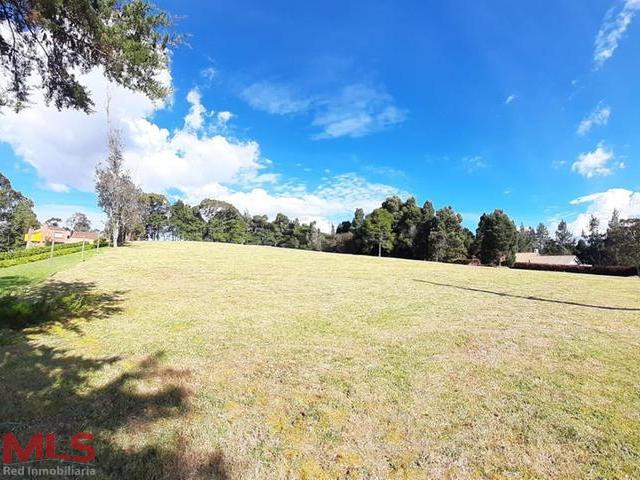 HERMOSO LOTE CON VISTA envigado - alto de las palmas