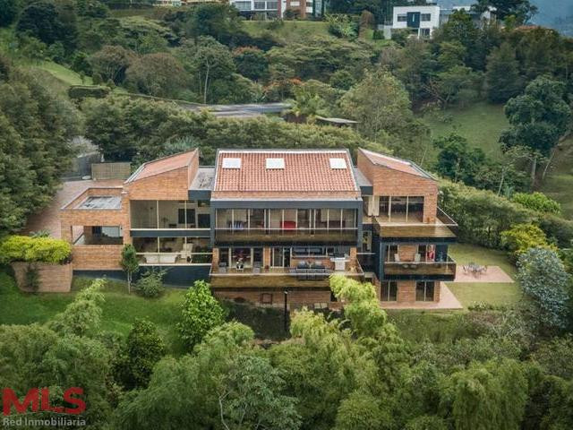 Exclusiva casa en el sector del escobero envigado - loma del escobero