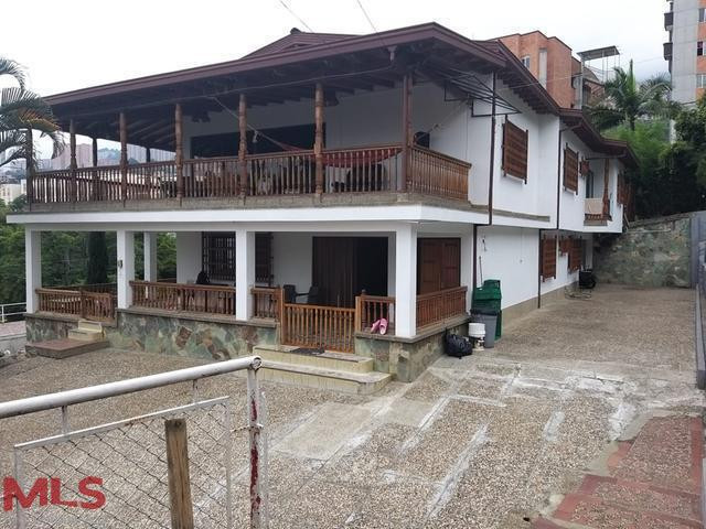 Se vende casa campestre. medellin - robledo