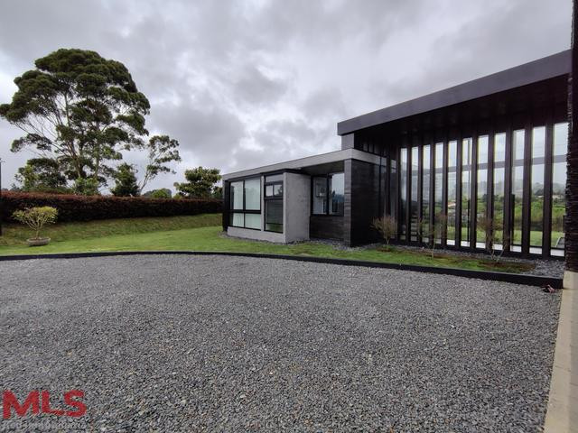 Hermosa casa casi nueva en Alto de las Palmas envigado - alto de las palmas