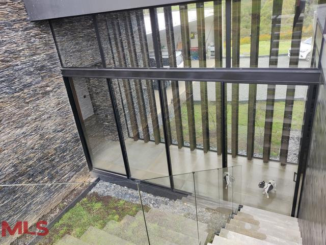 Hermosa casa casi nueva en Alto de las Palmas envigado - alto de las palmas