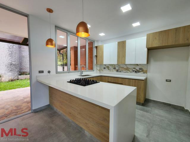 https://website-aa-assets.s3.amazonaws.com/MLSPropertiesPhotos/235130/casa-para-venta-en-envigado-aburra-sur_l01.jpg