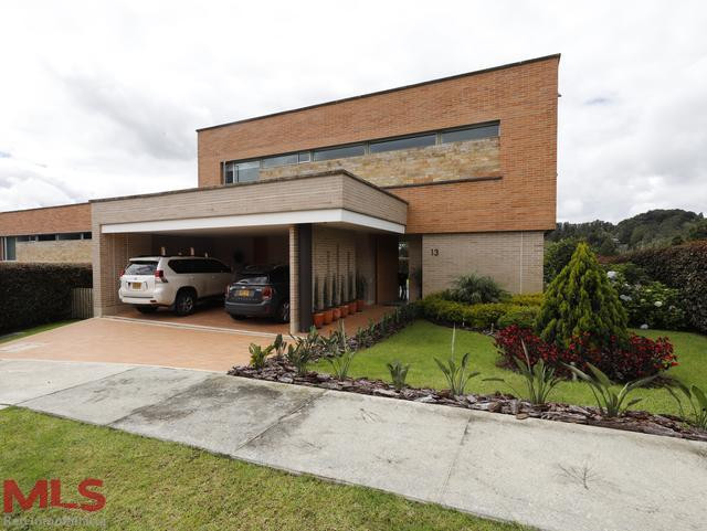 Hermosa casa ven zona tranquila y mucho verde envigado - alto de las palmas