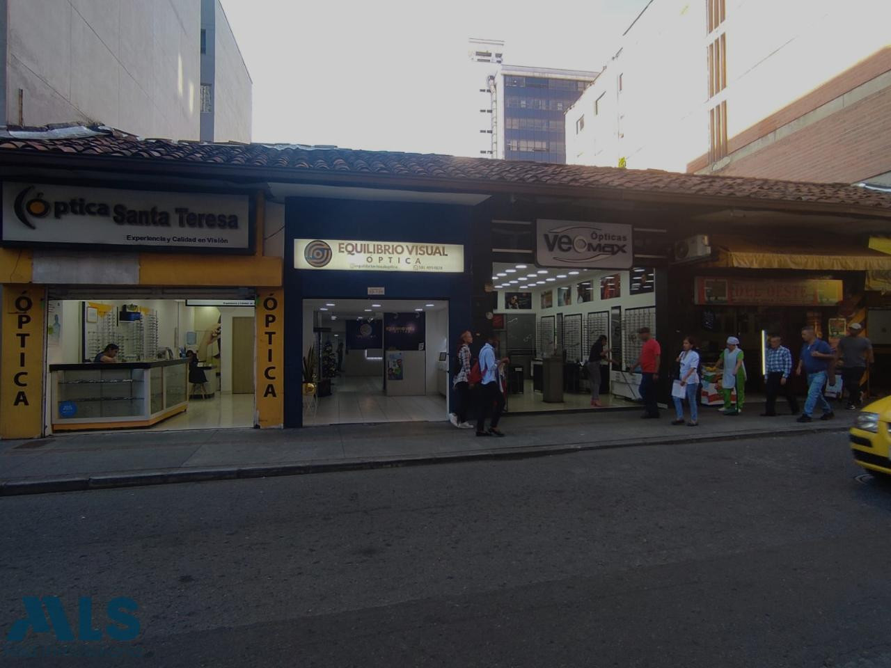 5 locales ubicados sobre calle 47 ( Sucre) medellin - centro