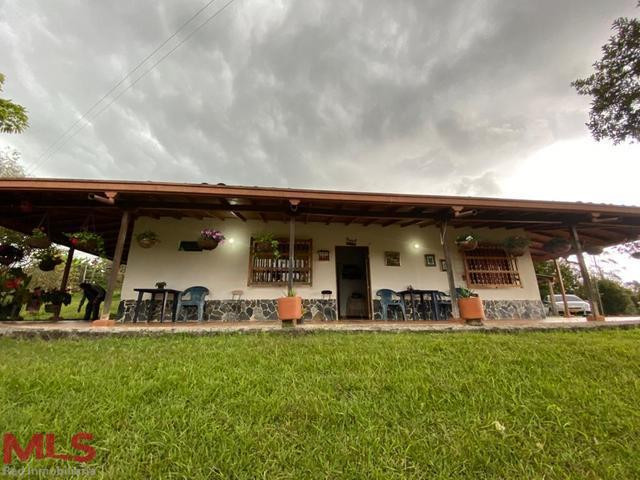 Vendo Casa Campestre en Vereda Cabeceras rionegro - v cabeceras