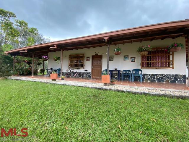 Vendo Casa Campestre en Vereda Cabeceras rionegro - v cabeceras