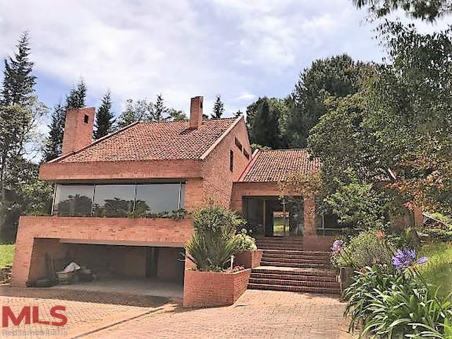 Espectacular casa en Sindamanoy con excelente precio. bogota - chia