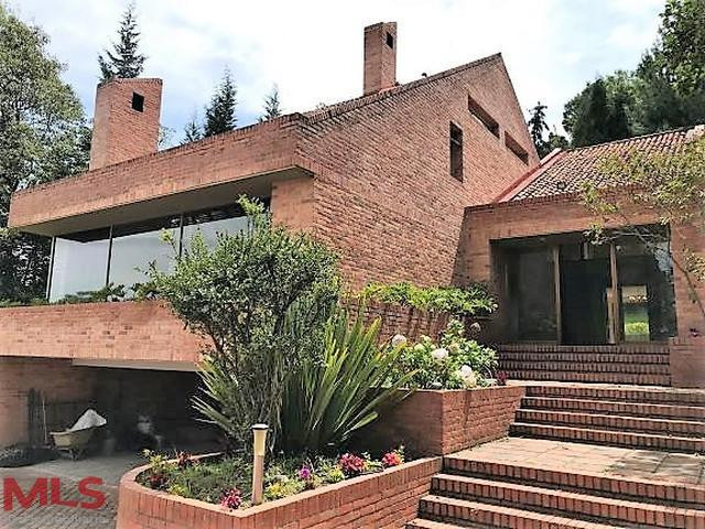 Espectacular casa en Sindamanoy con excelente precio. bogota - chia