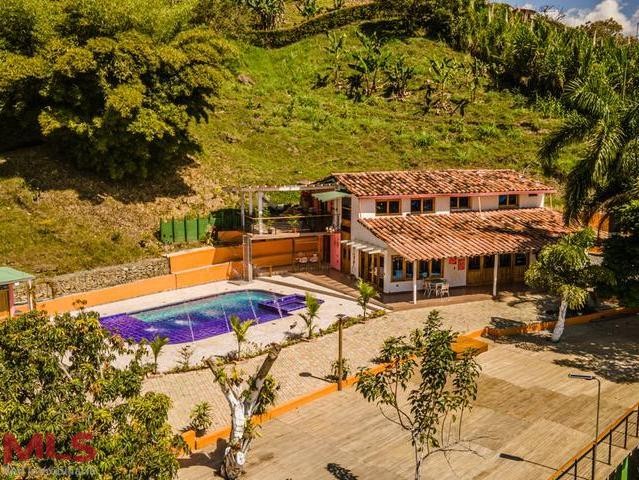 Venta de finca independiente en Girardot girardota - v loma de los ochoa