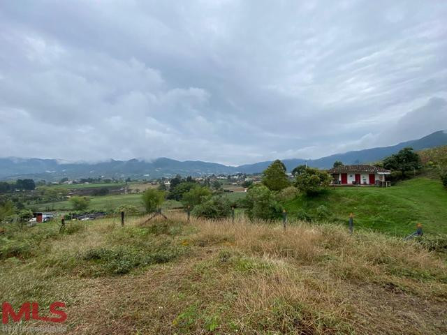 VENDO LOTE CON HERMOSA VISTA SECTOR CARMEN DE VIBORAL el-carmen - v campo alegre