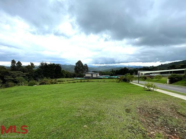 HERMOSO LOTE CON VISTA INIGUALABLE! envigado - alto de las palmas