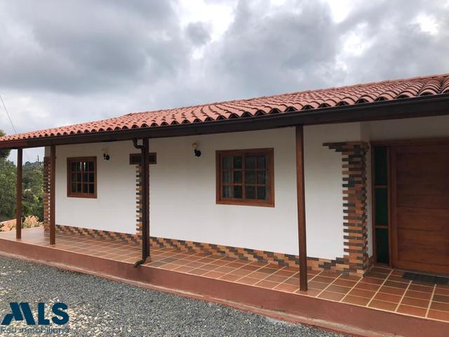 hermosa casa finca en venta rionegro - autopista medellin bogota