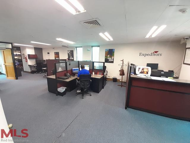 OFINA EN VENTA EN EL POBLADO medellin - la aguacatala