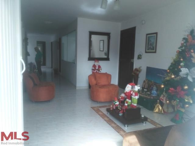 Apartamento muy bien ubicado. envigado - barrio mesa