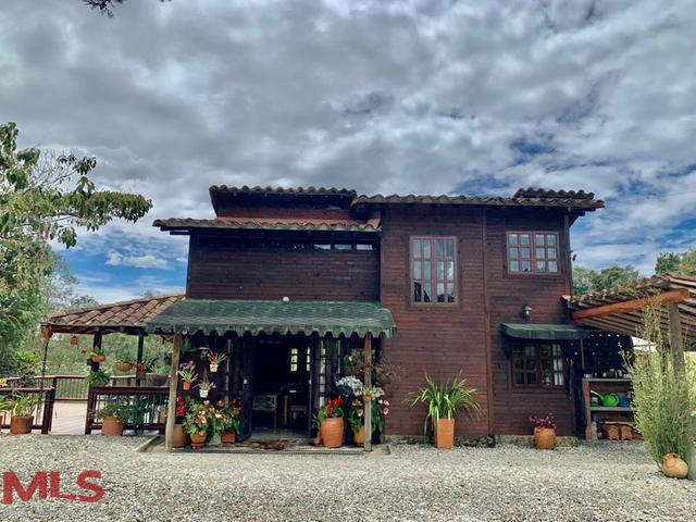 Casa finca ubicada en la naturaleza a 5 minutos de Rionegro rionegro - v el rosal