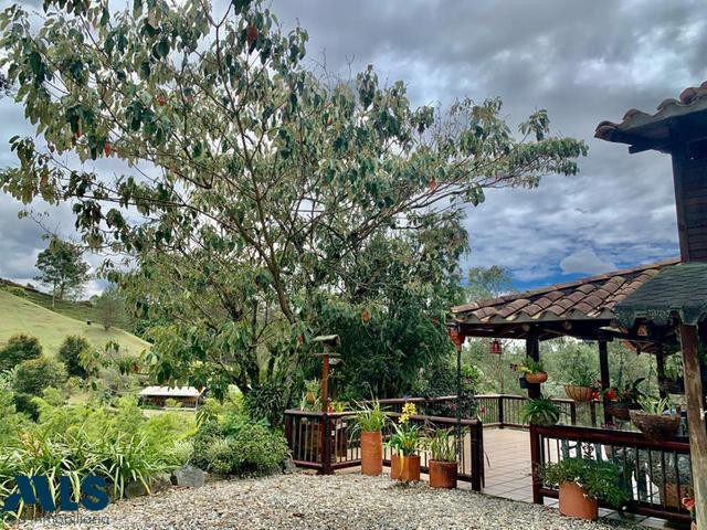 Casa finca ubicada en la naturaleza a 5 minutos de Rionegro rionegro - v el rosal