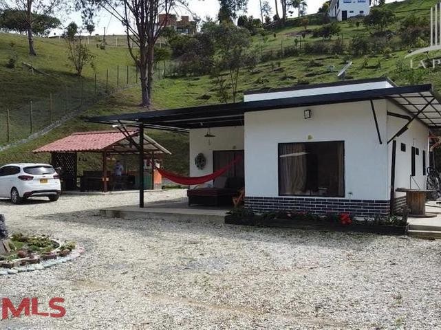 Venta de casa Finca cerca al aeropuerto san-vicente - chaparral