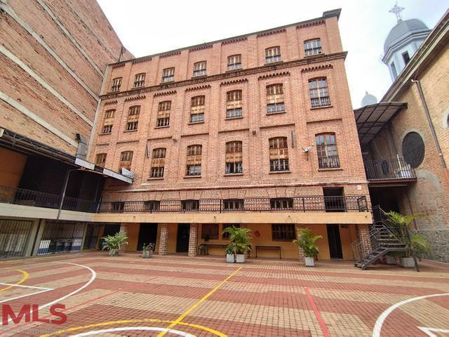 Edificio de 5 niveles a la venta en el centro de Medellín medellin - centro