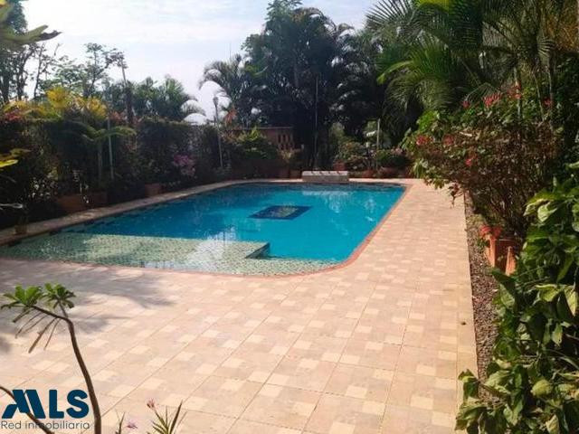 HERMOSA CASA CON PISCINA EN UNIDAD CERRADA santa-fe-de-antioquia - buga