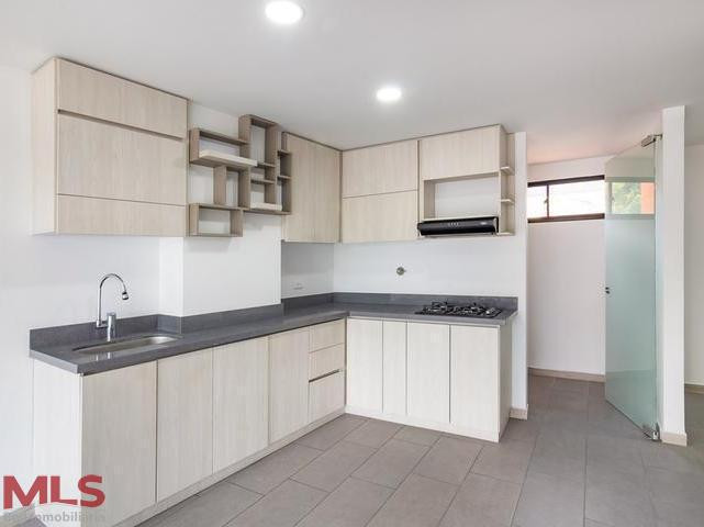 APARTAMENTO CON VISTA EN CALASANZ PARTE PLANA. medellin - calasanz