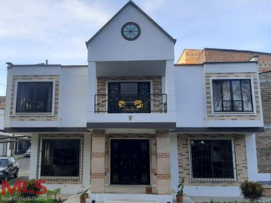 Casa esquinera a la venta, Sector Dosquebradas pereira - dosquebradas