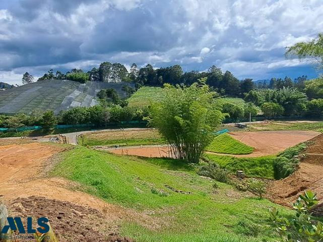 Lote en urbanización cerrada en San Antonio rionegro - v quirama