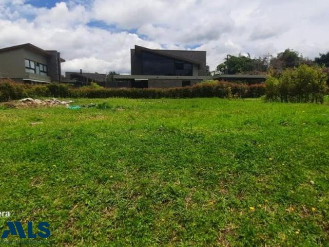 Lote en urbanización cerrada en Llanogrande rionegro - v llanogrande