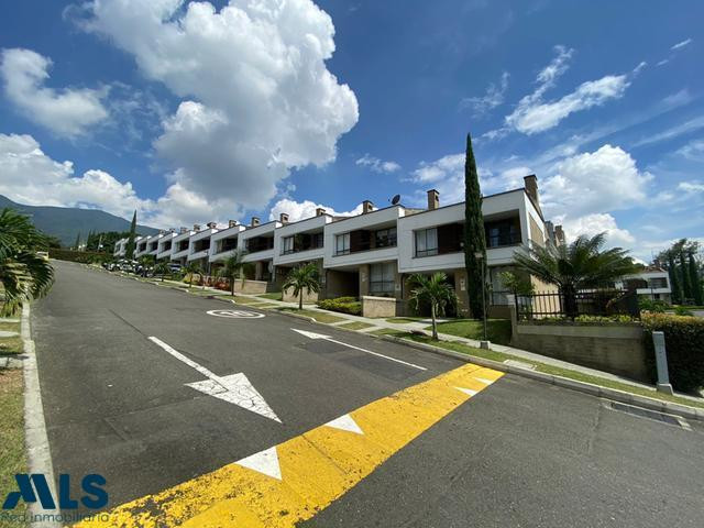 VENTA DE CASA ESQUINERA CON JARDIN la-estrella - toledo