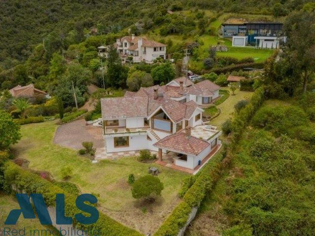 Casa rodeada de verde para vivir tranquilamente. chia - vereda fusca