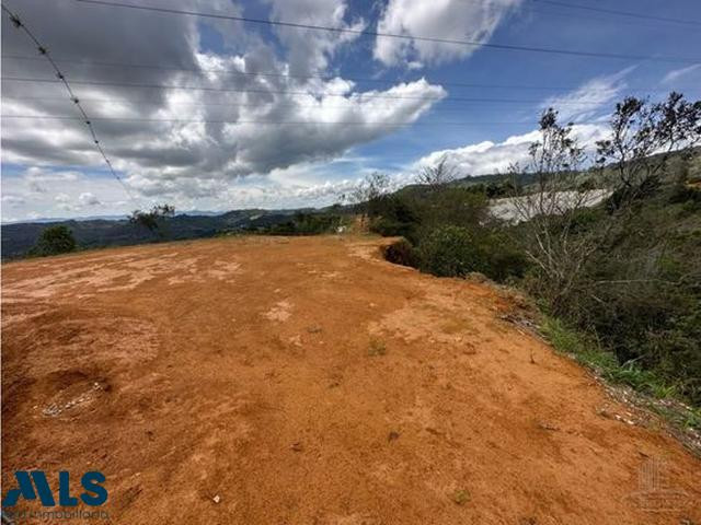 VENDO LOTE EN PARCELACIÓN BARRO BLANCO santa-elena - rural