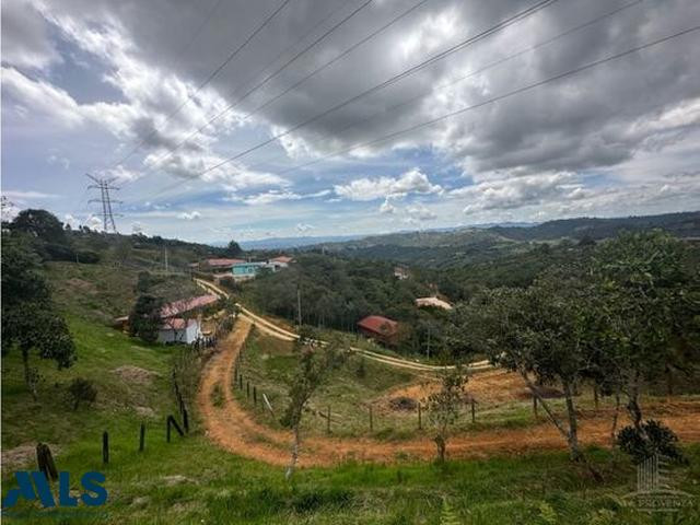 VENDO LOTE EN PARCELACIÓN BARRO BLANCO santa-elena - rural