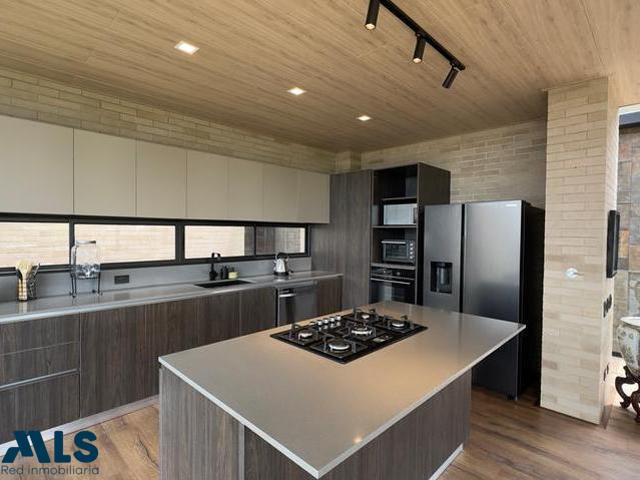 MAGNIFICA CASA EN EL ALTO DE LAS PALMAS envigado - alto de las palmas