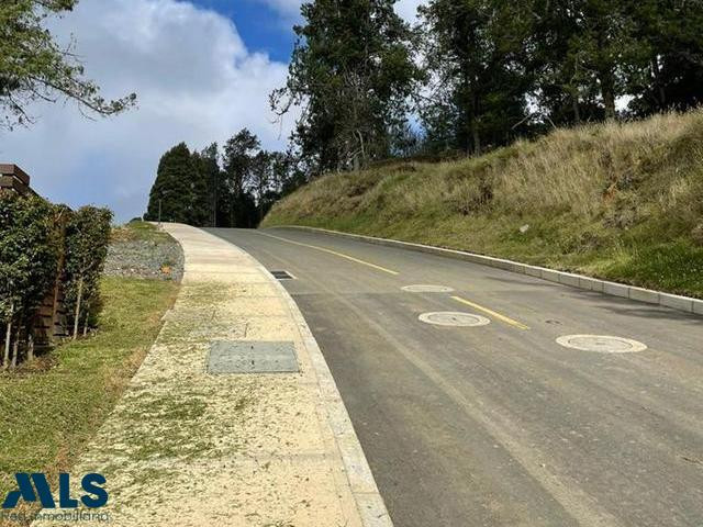Hermoso y exclusivo lote en parcelacion. envigado - alto de las palmas