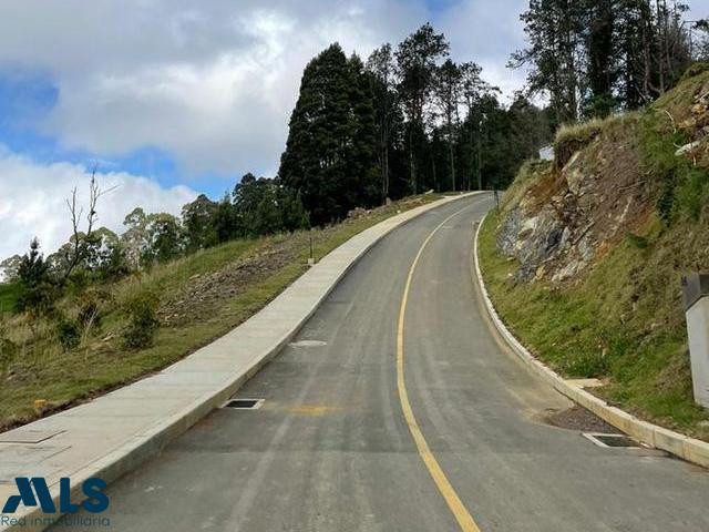 Hermoso y exclusivo lote en parcelacion. envigado - alto de las palmas