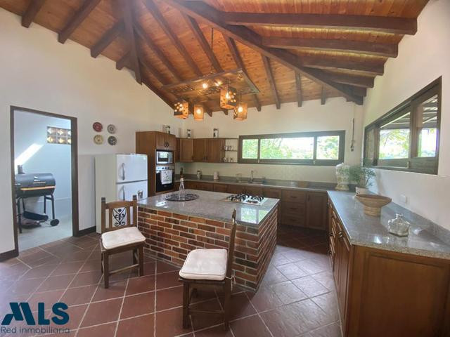 HERMOSA CASA FINCA EN VENTA rionegro - corredor san antonio la ceja rionegro