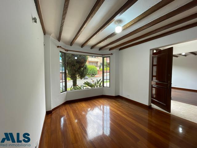 CASA 2 NIVELES SABANETA sabaneta - loma de san jose