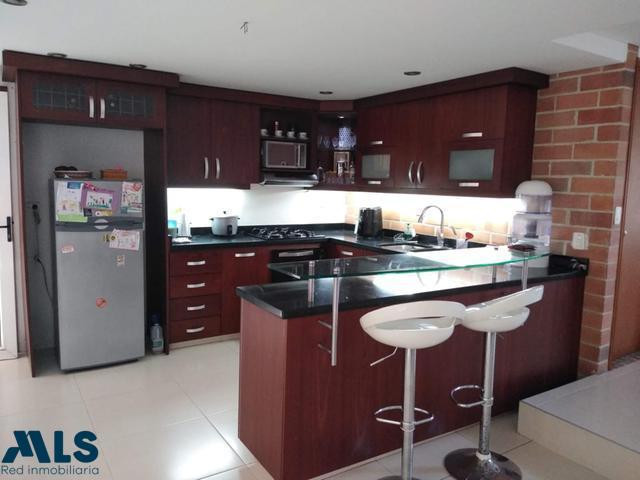 Casa en condominio en sabaneta sabaneta - la doctora