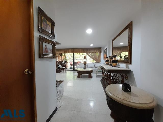 Excelente casa, ubicada en el sector Envigado. envigado - loma de las brujas