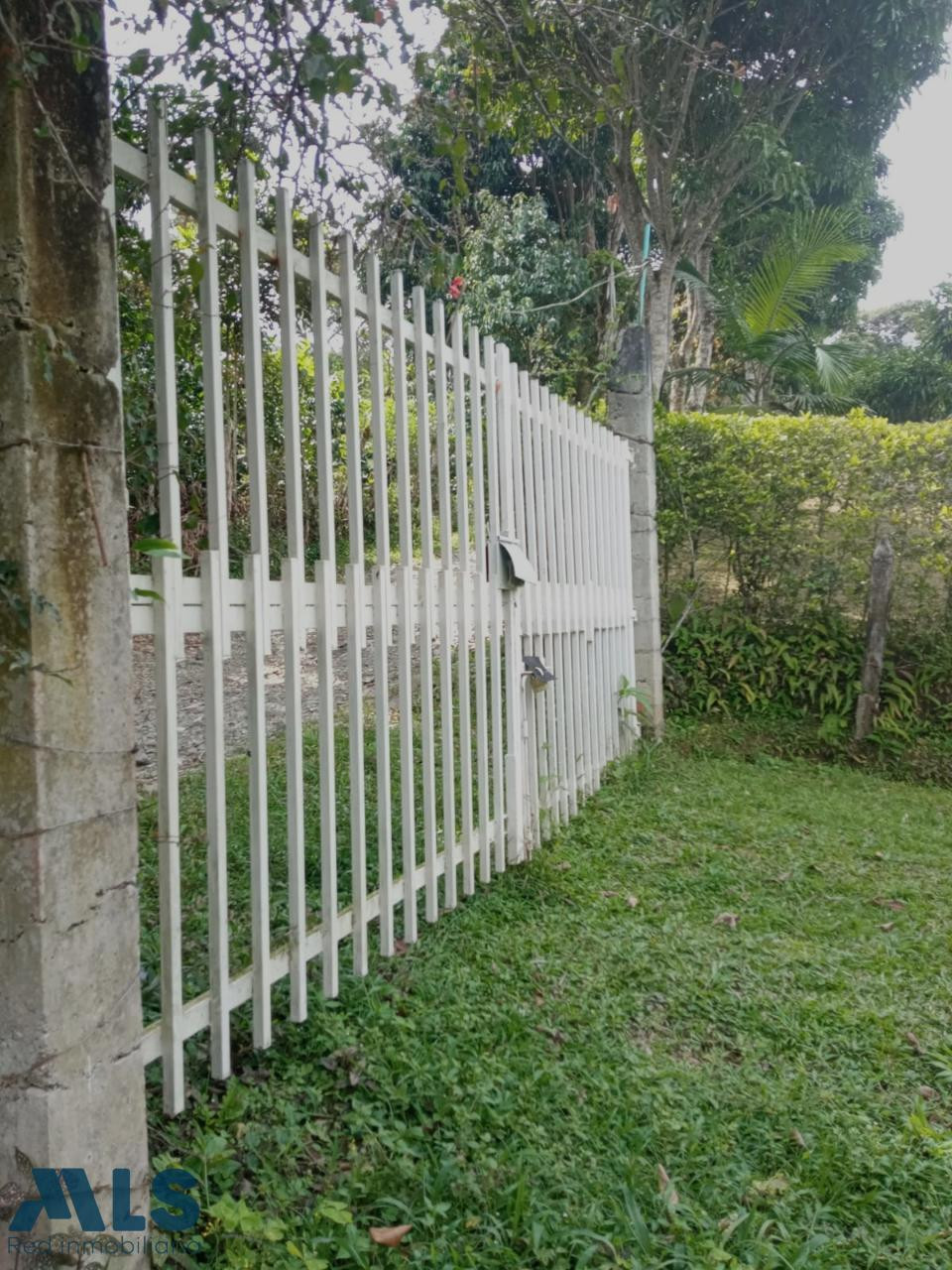 Finca con excelentes zonas verdes ebejico - v blanquizal