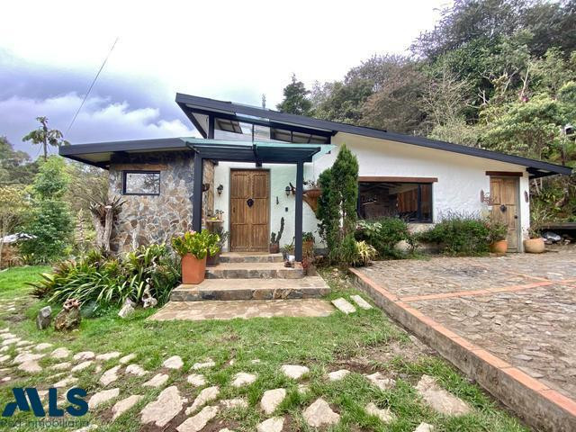 CASA CAMPESTRE EN EL ALTO DE LAS PALMAS envigado - alto de las palmas