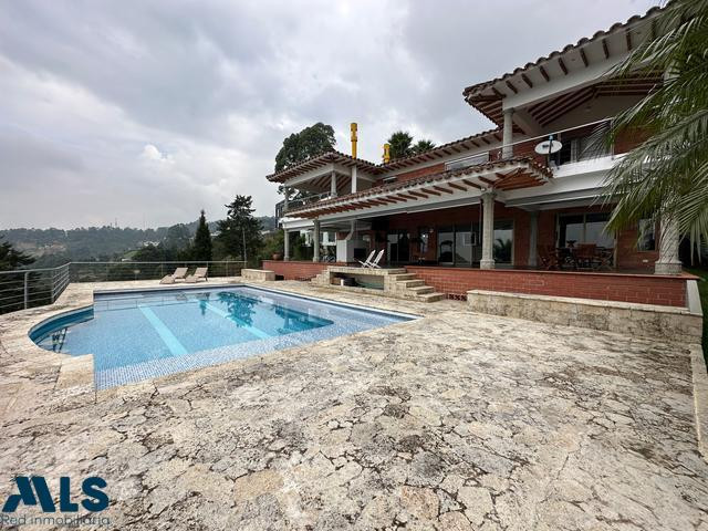 CASA CON VISTA A LA CIUDAD medellin - las palmas