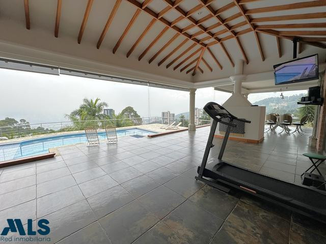 CASA CON VISTA A LA CIUDAD medellin - las palmas