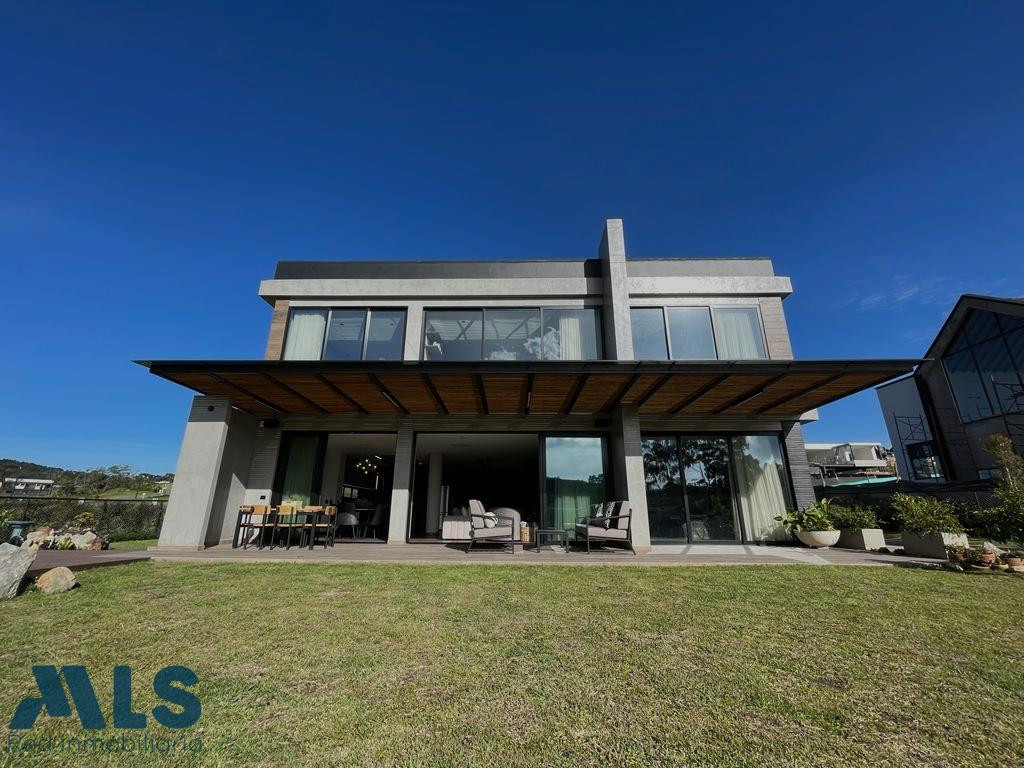 Espectacular casa campestre cerca a la ciudad envigado - alto de las palmas