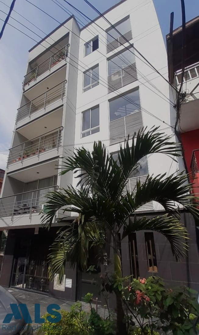 Apartamento en 2do piso con amplios espacios bello - san jose obrero