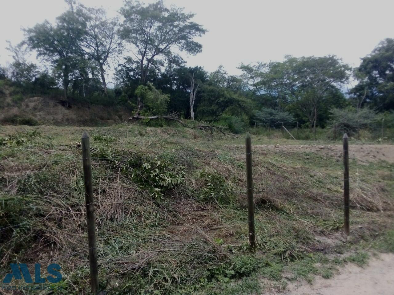 Se vende lote ubicado en parcelación Sopetran Antioquia sopetran - v rodeo